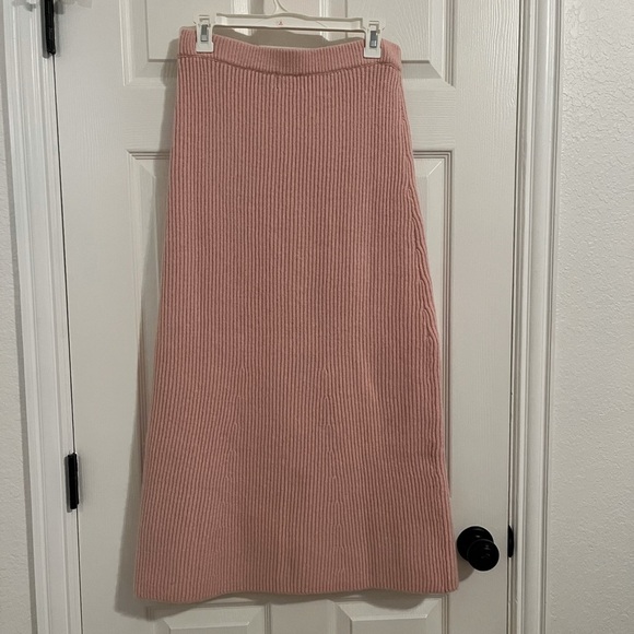 H&M Light Pink Ribbed Knit Midi Skirt Size Small - Picture 4 of 4